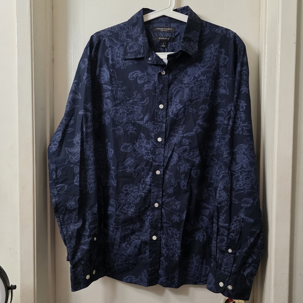 Banana Republic Luxe Poplin Floral Button-Up Shirt – Size L